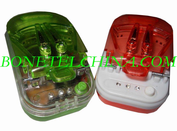 Universal charger with 3 lights and button UC-006